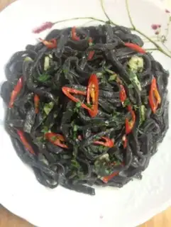 Make Garlic black pearl noodles step 17