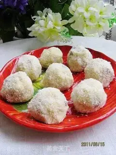 Make Coconut potato ball step 5