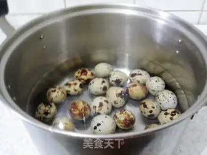 Make A quail egg for peaches step 1