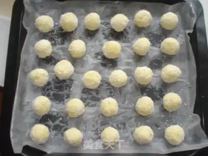 Make Gold coconut ball step 7