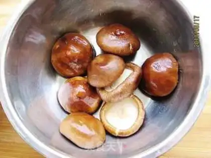 Make Fried mushroom meatballs step 0