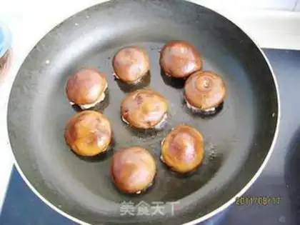 Make Fried mushroom meatballs step 3