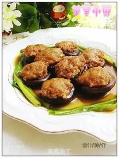 Make Fried mushroom meatballs step 7