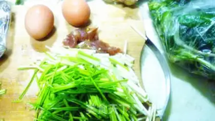 Make Garlic egg fried meat step 0