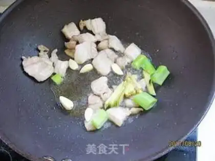 Make Potato fried beans step 1