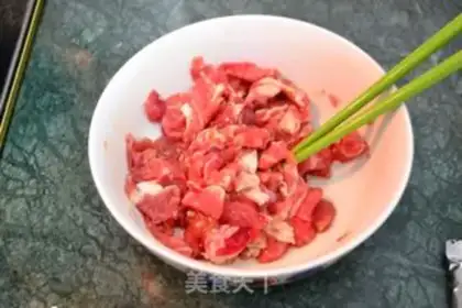 Make Slubber bean horns, quick noodles step 0