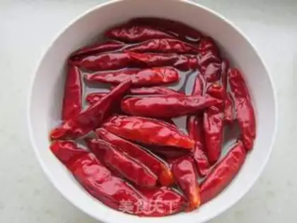 Make Spicy chicken pan step 1