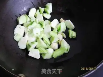 Make Soup of pickles step 1