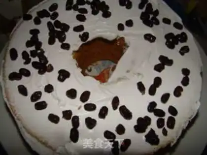 Make Christmas strawberry cake step 15