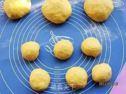 Make Pumpkin ham rolls step 2