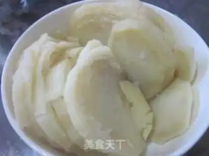 Make Mashed potatoes and plum cake step 1