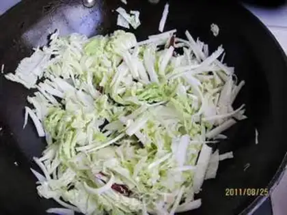 Make Sour chili and cabbage step 2