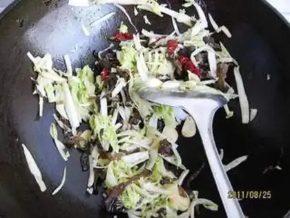 Make Sour chili and cabbage step 4