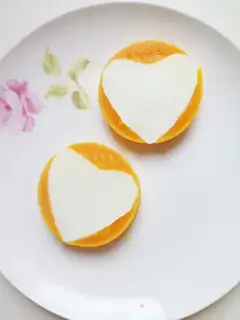 Make Mini Eggsburger step 6