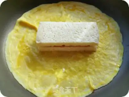 Make Eggskin toast step 8
