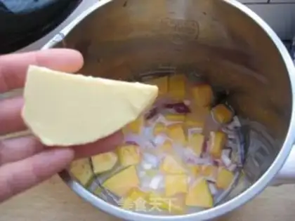 Make Onion pumpkin corn soup step 3