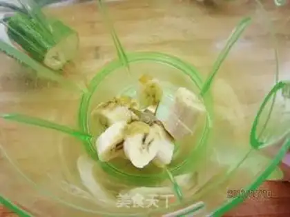 Make Banana shake step 1