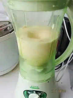 Make A papaya milkshake step 4