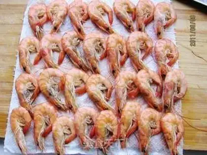 Make Homemade shrimp dry step 1