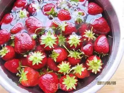 Make Sugar Strawberry step 0