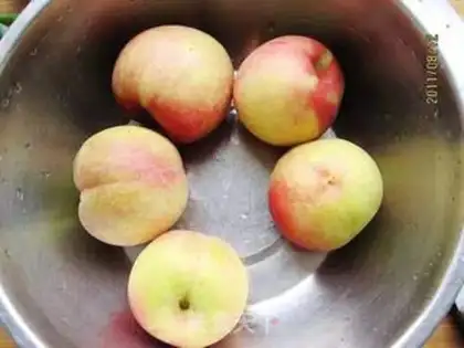 Make Peach with honey step 0