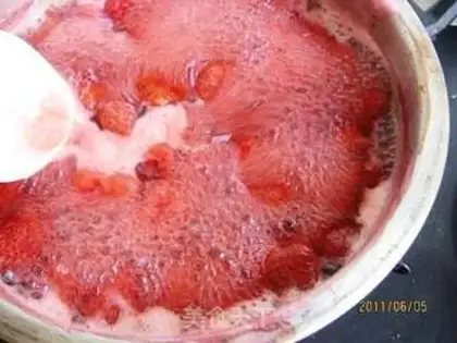 Make Sugar Strawberry step 3
