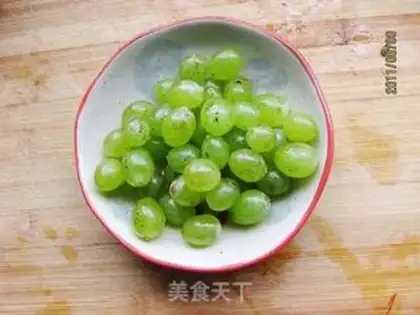 Make The raisin with silver ears step 1