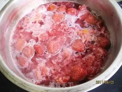 Make Strawberry curry step 3