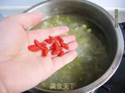 Make Silver ear green bean soup step 7