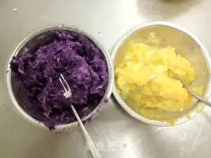 Make Double-coloured mashed potatoes step 2