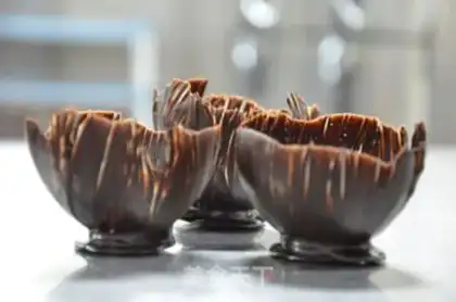 Make Chocolate petal bowl step 6