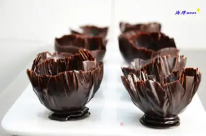 Make Chocolate petal bowl step 7