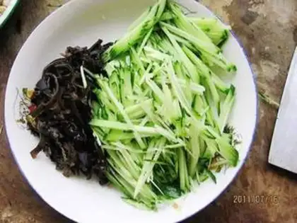 Make Spicy cucumber step 1