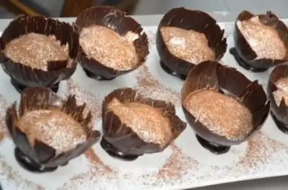 Make Chocolate petal bowl step 10