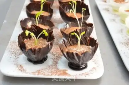 Make Chocolate petal bowl step 11