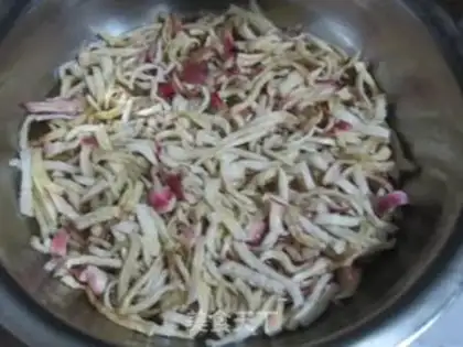 Make Steamed radish and pickled step 1