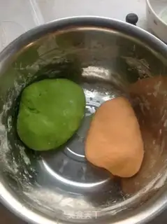 Make Five-colour dumplings step 4