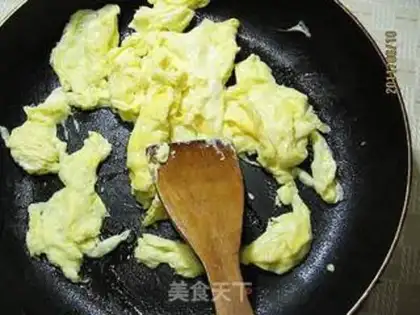 Make Fried eggs with moths step 2