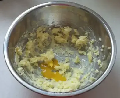 Make Olio cookies step 1