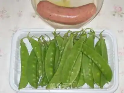 Make Black pepper sausage fried Dutch beans step 0