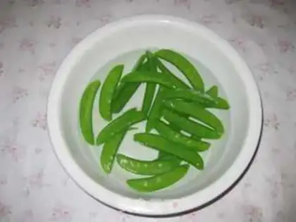 Make Black pepper sausage fried Dutch beans step 3