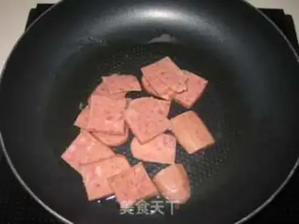 Make Black pepper sausage fried Dutch beans step 6