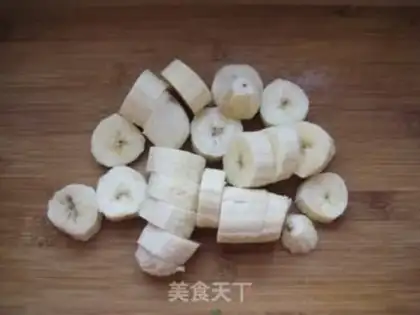 Make Banana monkey milkshake step 0