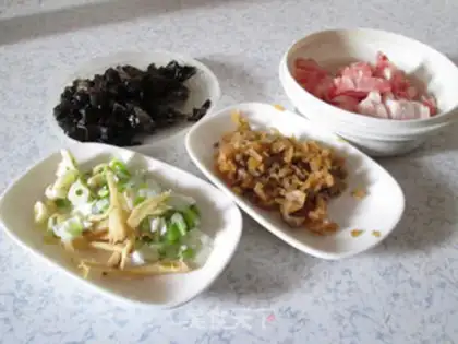 Make The meat-drink and the yellowfish step 1