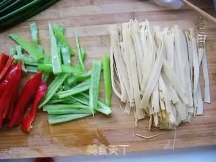 Make Tea mushrooms, bean skin step 1
