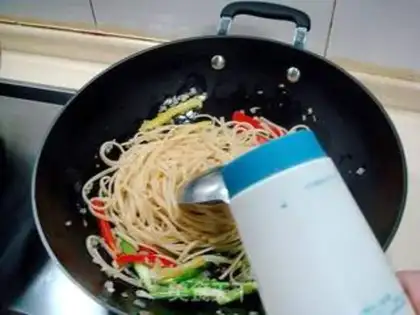 Make Fried pickle garlic pasta step 10