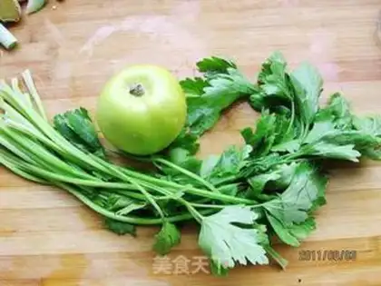 Make Celery apple juice step 0