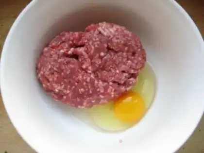 Make Juice and mushroom beefballs step 1