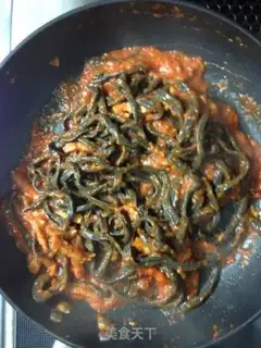 Make Tomato sauce. Black pearl noodles step 19