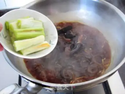Make Burning sea cucumbers step 7